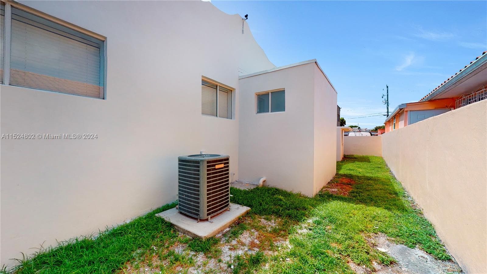 2915 SW 24 TE, Miami FL 33145 — 17