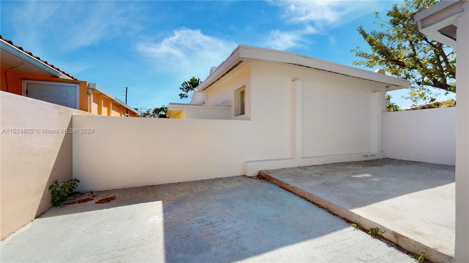 2915 SW 24 TE, Miami FL 33145 — 44