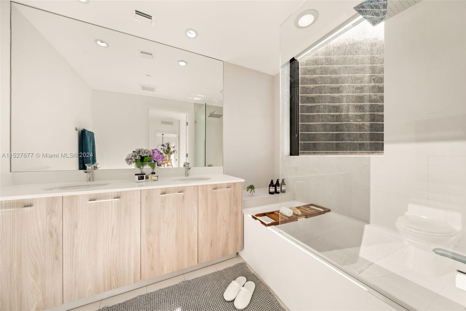 501 NE 31st St # 2209, Miami FL 33137 — 15