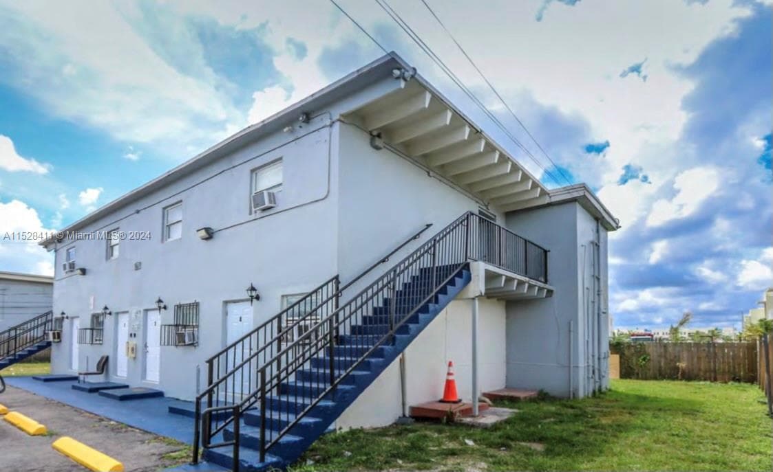 421 NW 12th St, Florida City FL 33034 — 1