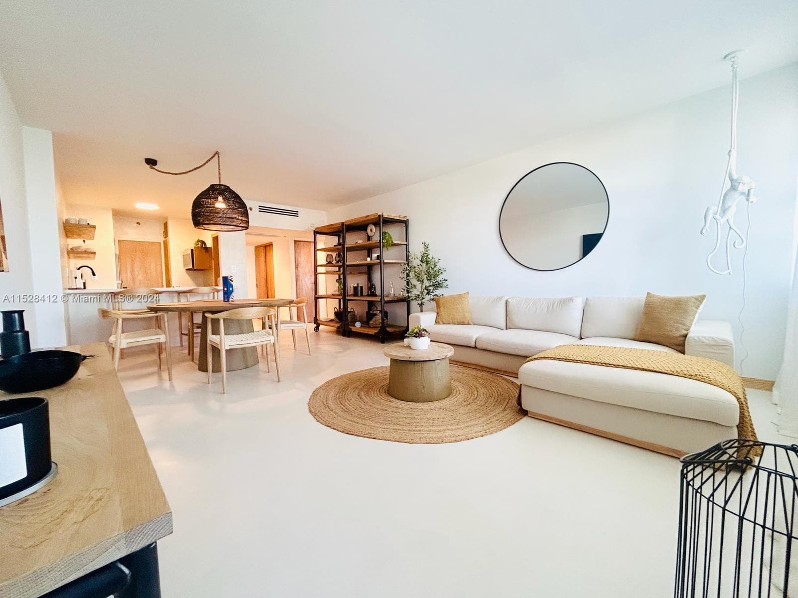 100 Lincoln Rd # 1543, Miami Beach FL 33139 — 1