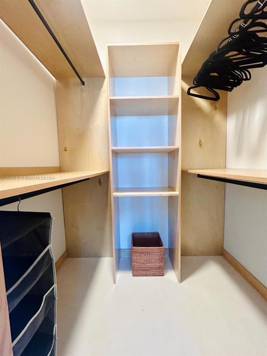100 Lincoln Rd # 1543, Miami Beach FL 33139 — 10