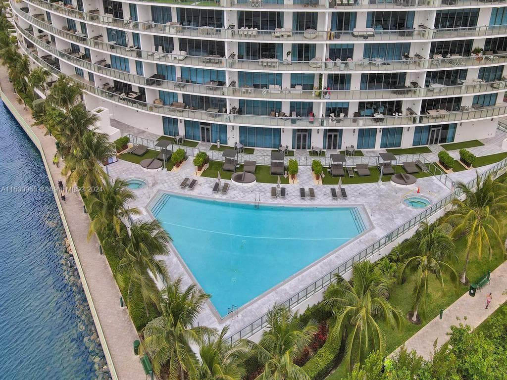 3250 NE 188th St # 207, Aventura FL 33180 — 62