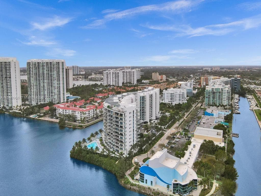3250 NE 188th St # 207, Aventura FL 33180 — 72