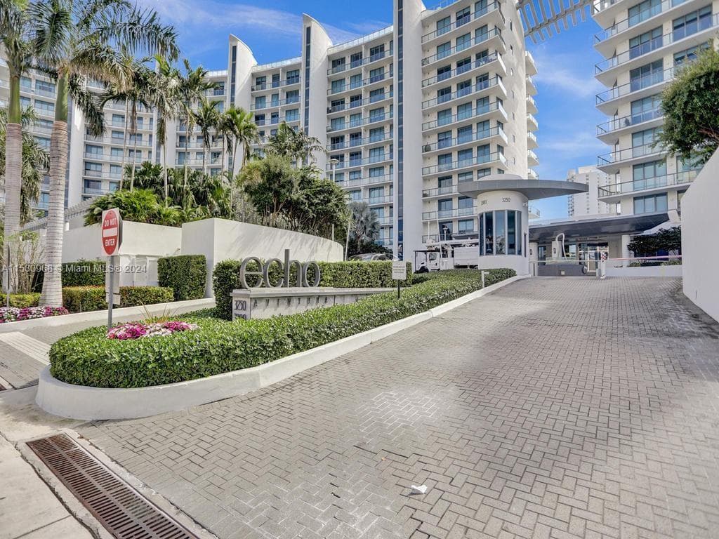 3250 NE 188th St # 207, Aventura FL 33180 — 71