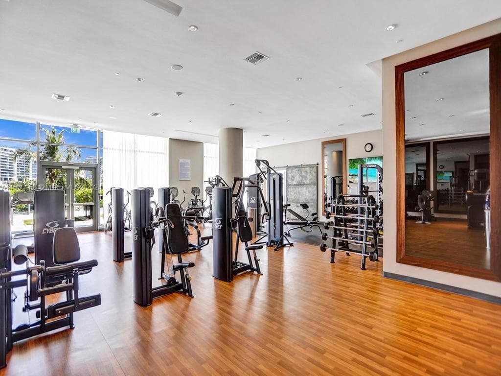 3250 NE 188th St # 207, Aventura FL 33180 — 69