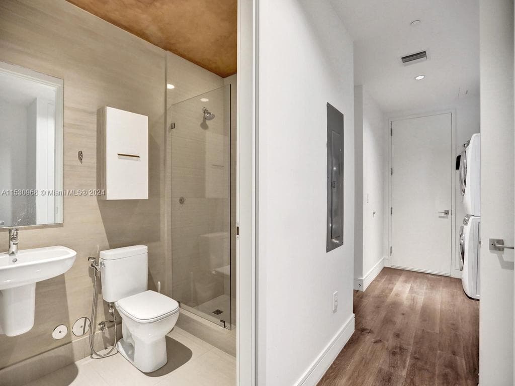 3250 NE 188th St # 207, Aventura FL 33180 — 40