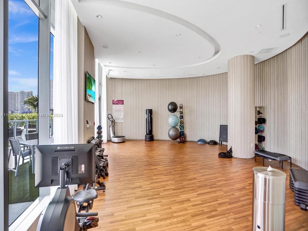 3250 NE 188th St # 207, Aventura FL 33180 — 68