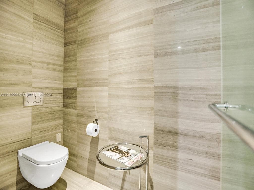 3250 NE 188th St # 207, Aventura FL 33180 — 39