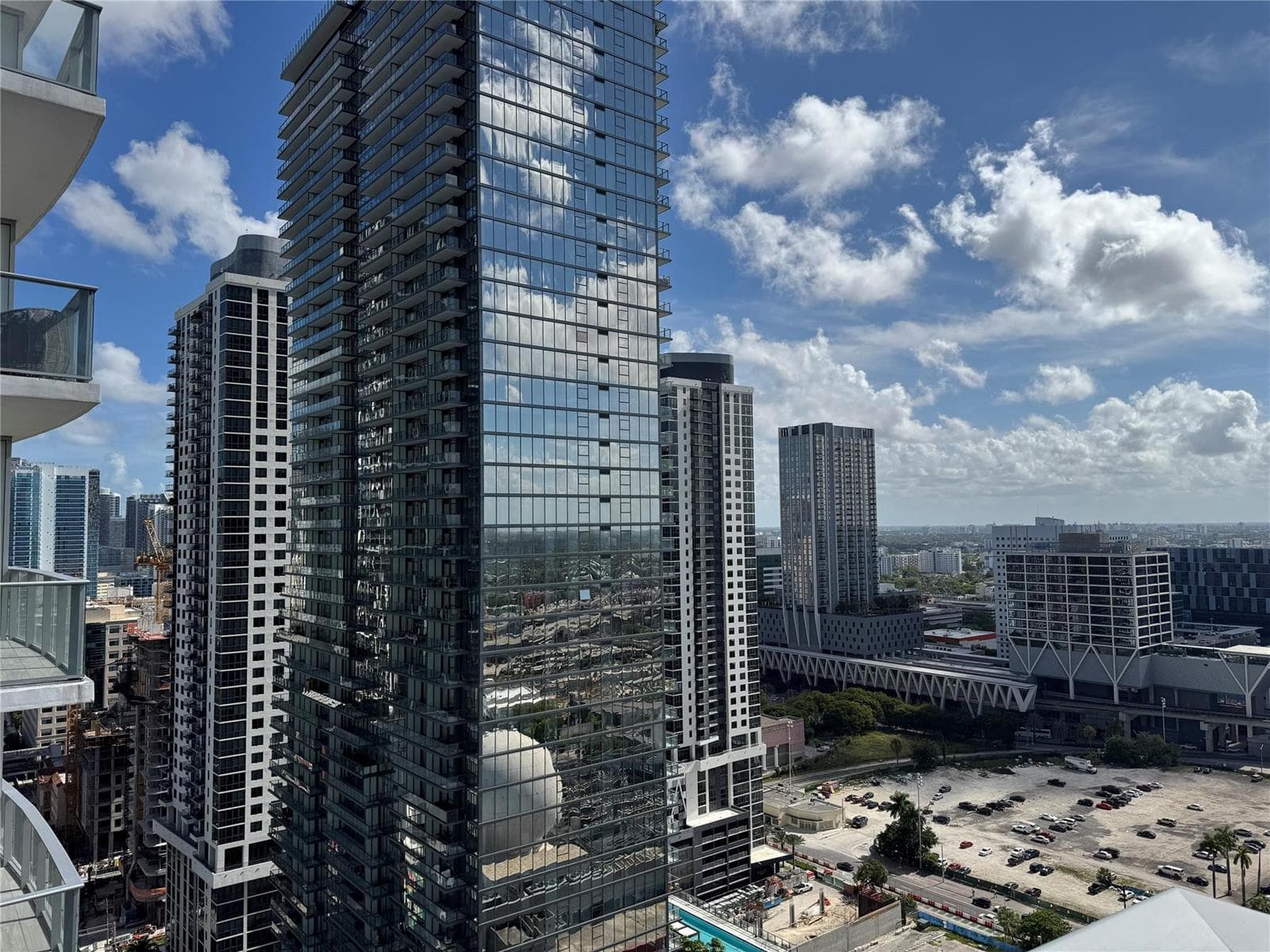 851 NE 1st Avenue # 2606, Miami FL 33132 — 17