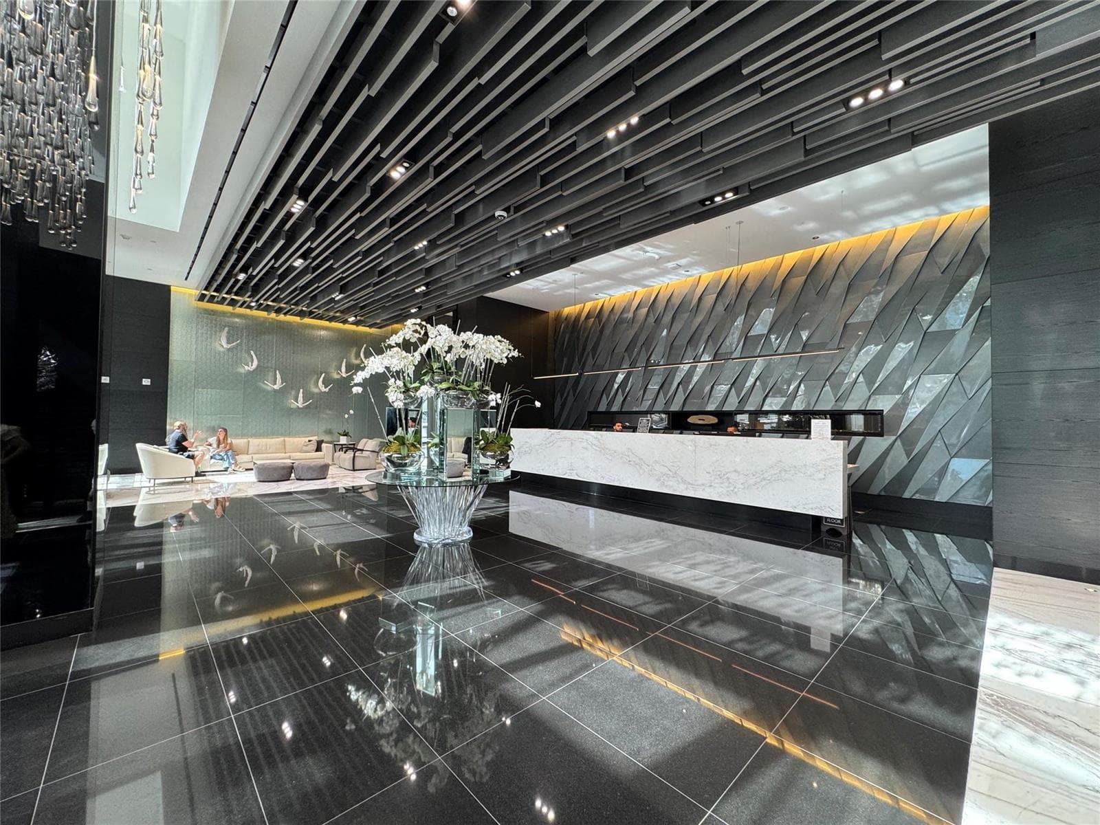 851 NE 1st Avenue # 2606, Miami FL 33132 — 26
