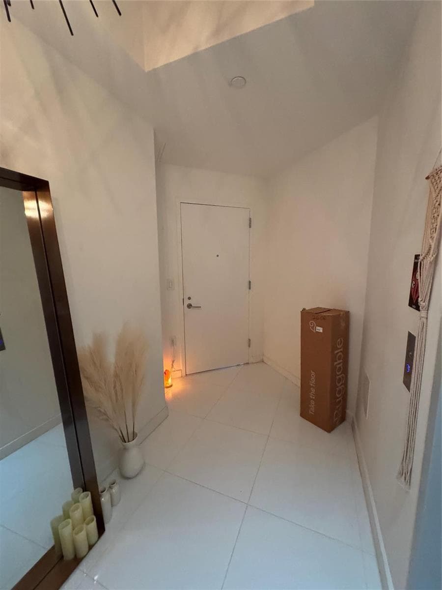 851 NE 1st Avenue # 2606, Miami FL 33132 — 22