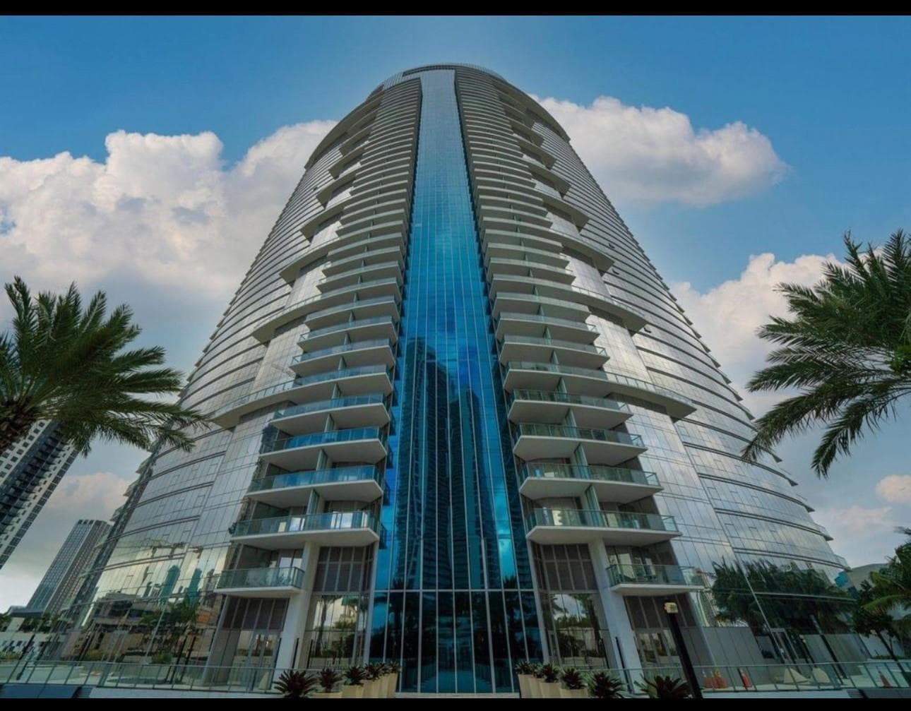 851 NE 1st Avenue # 2606, Miami FL 33132 — 1