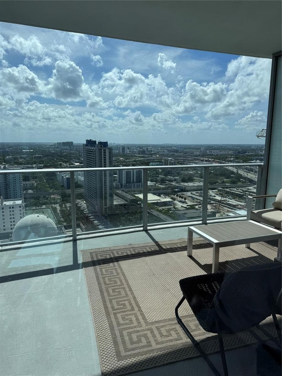 851 NE 1st Avenue # 2606, Miami FL 33132 — 10