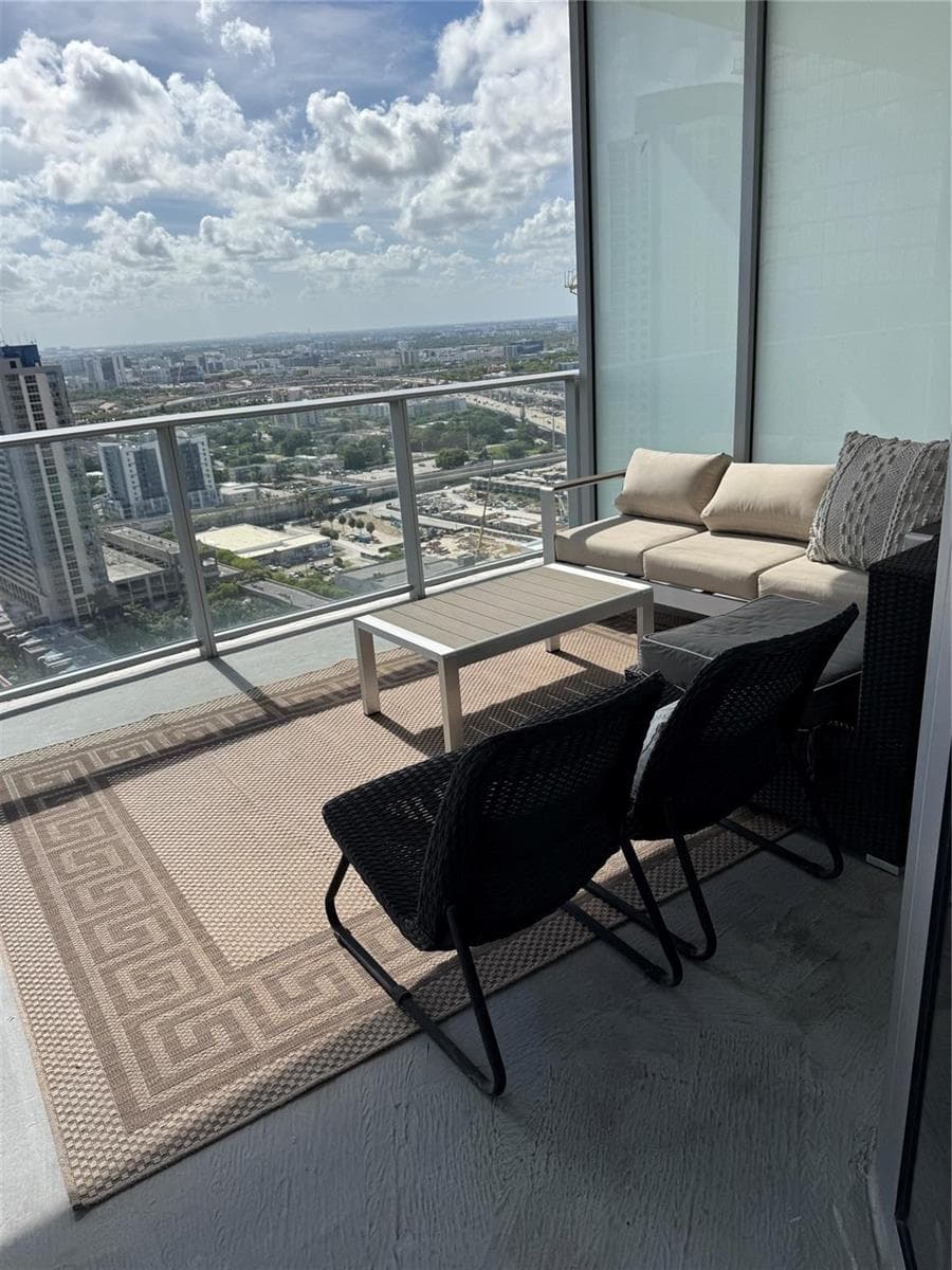 851 NE 1st Avenue # 2606, Miami FL 33132 — 14