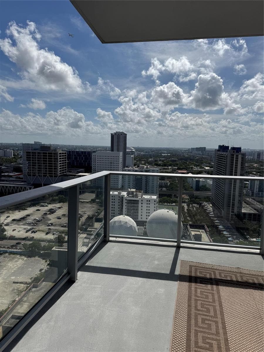 851 NE 1st Avenue # 2606, Miami FL 33132 — 11