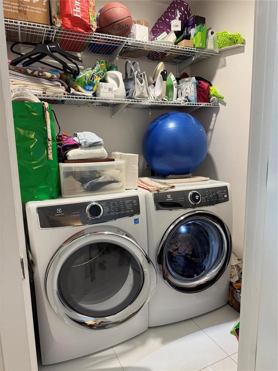 851 NE 1st Avenue # 2606, Miami FL 33132 — 19