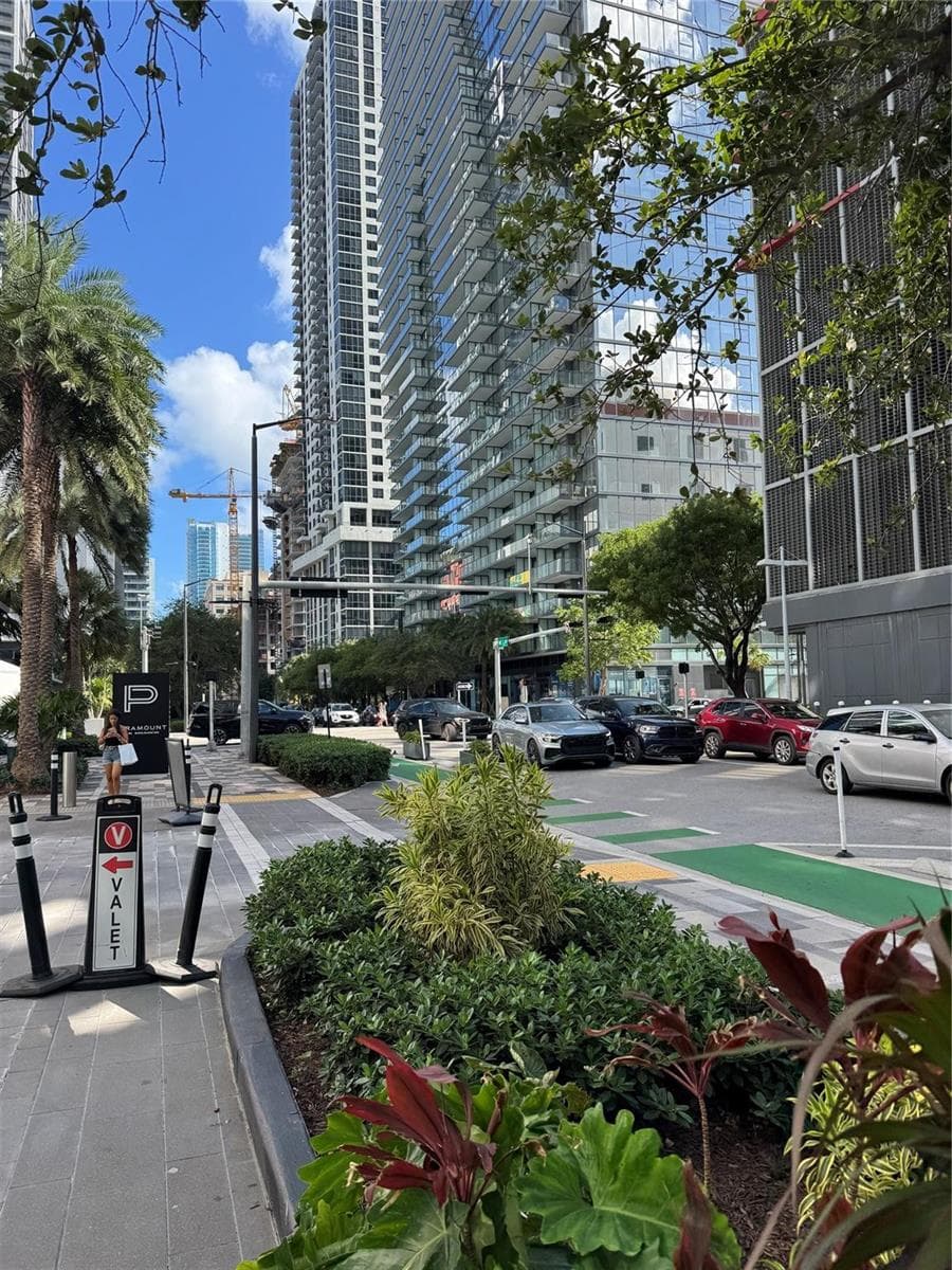 851 NE 1st Avenue # 2606, Miami FL 33132 — 29