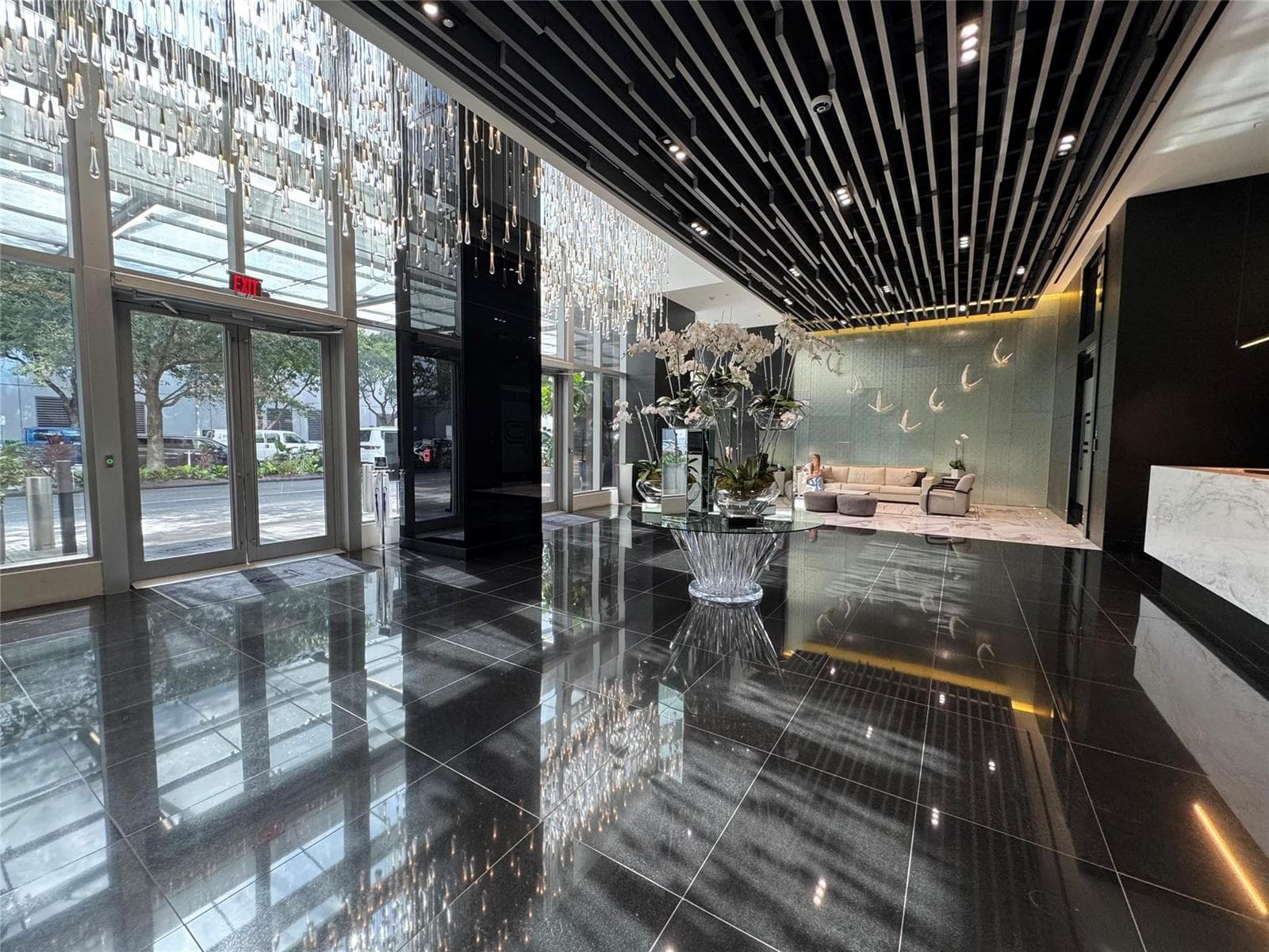 851 NE 1st Avenue # 2606, Miami FL 33132 — 25