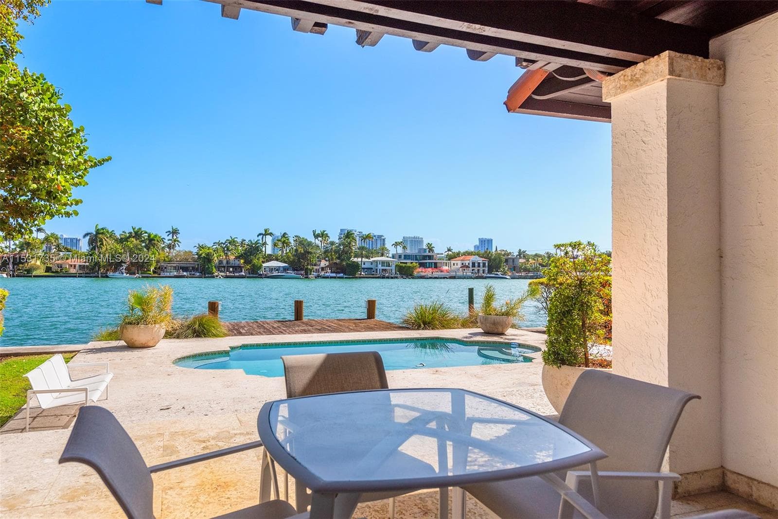 527 E Dilido Dr, Miami Beach FL 33139 — 24