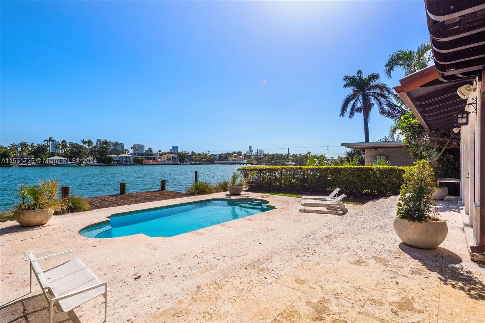 527 E Dilido Dr, Miami Beach FL 33139 — 48