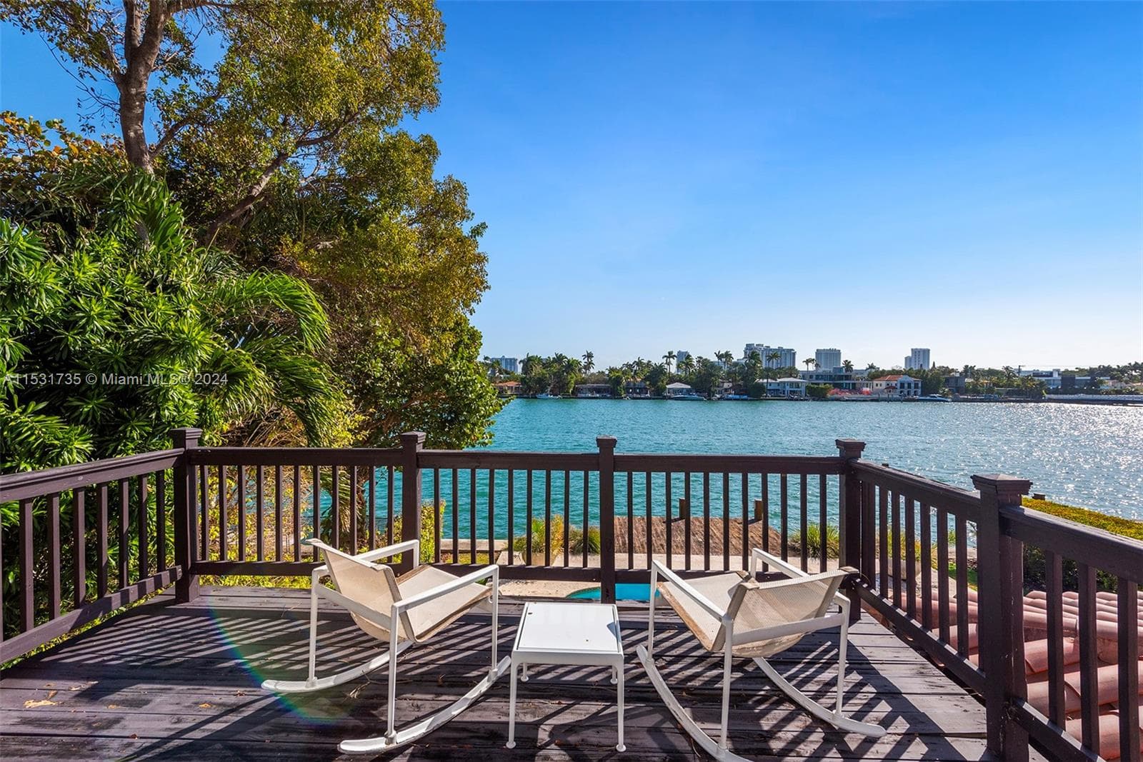 527 E Dilido Dr, Miami Beach FL 33139 — 31
