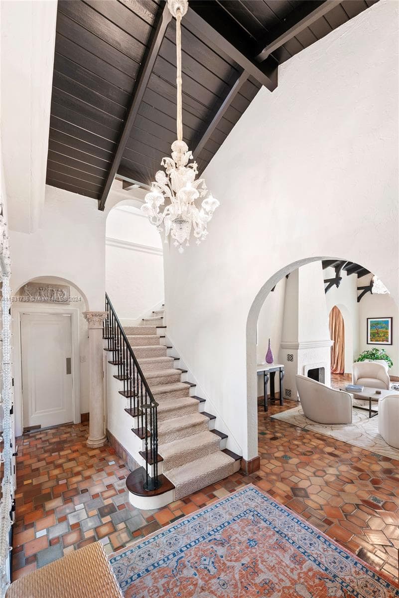 527 E Dilido Dr, Miami Beach FL 33139 — 29
