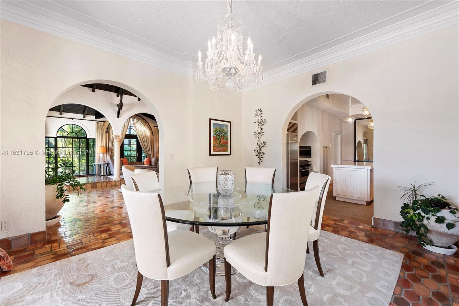 527 E Dilido Dr, Miami Beach FL 33139 — 25