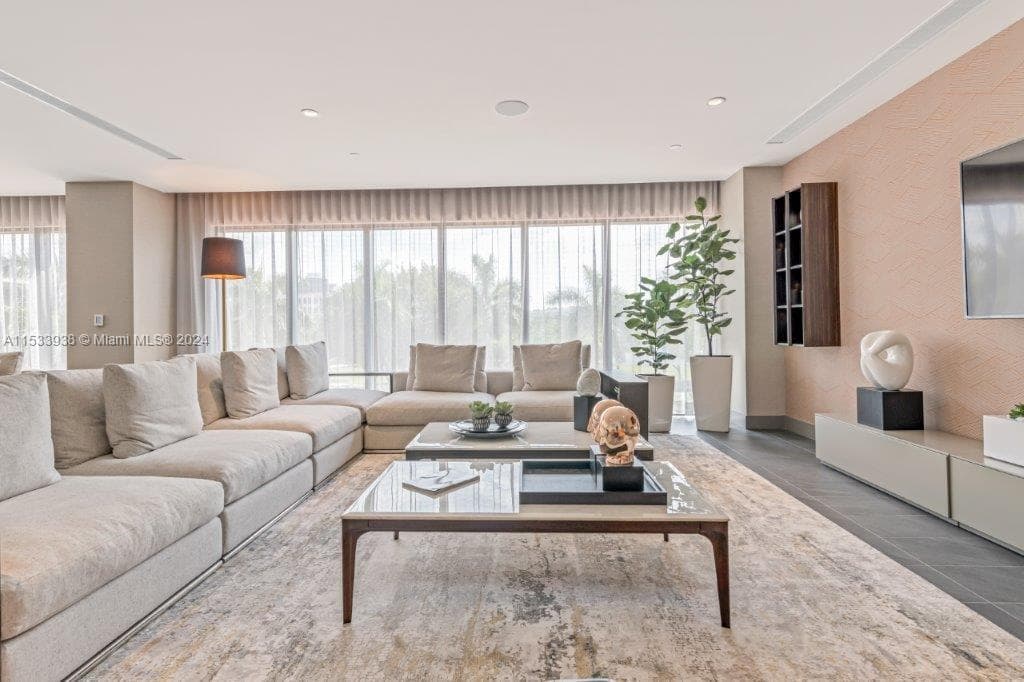 5350 NW 84th Ave # 1604, Doral FL 33166 — 35