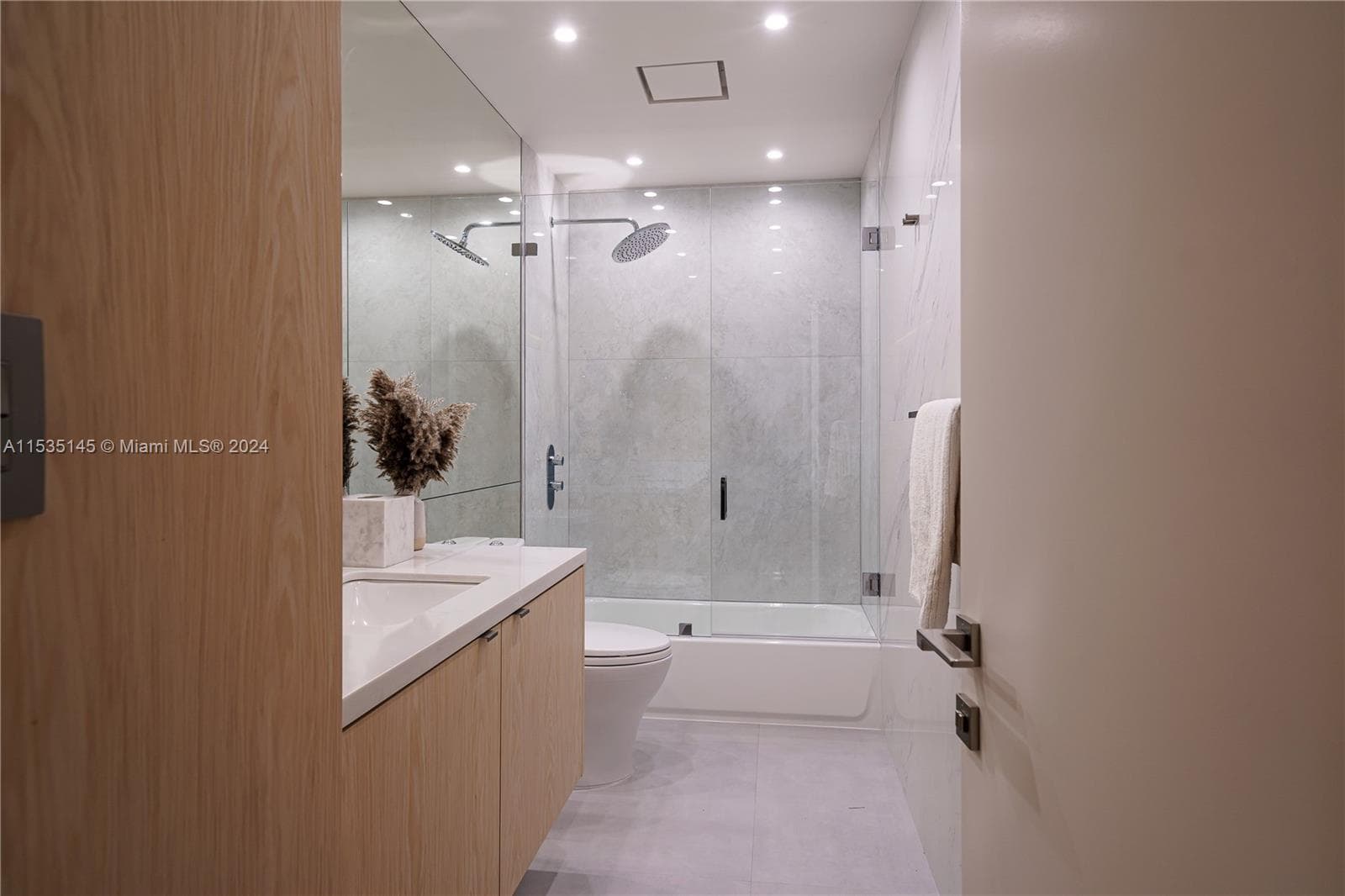 19115 Fisher Island Dr # 19115, Miami Beach FL 33109 — 30