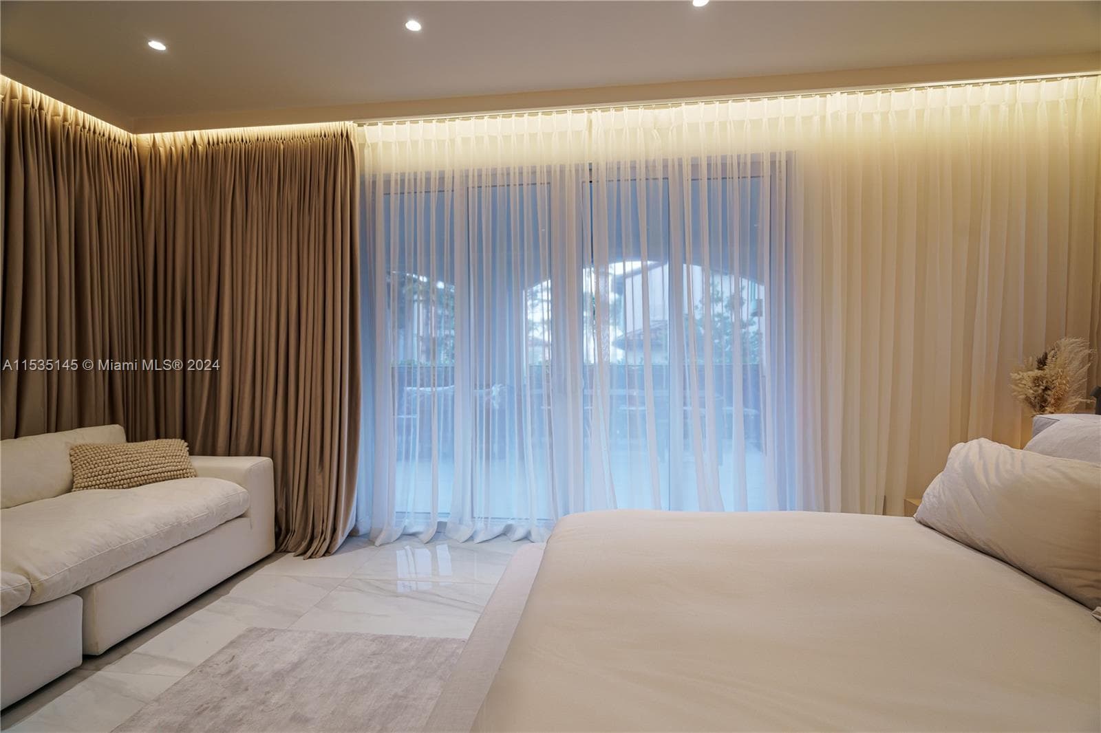 19115 Fisher Island Dr # 19115, Miami Beach FL 33109 — 18