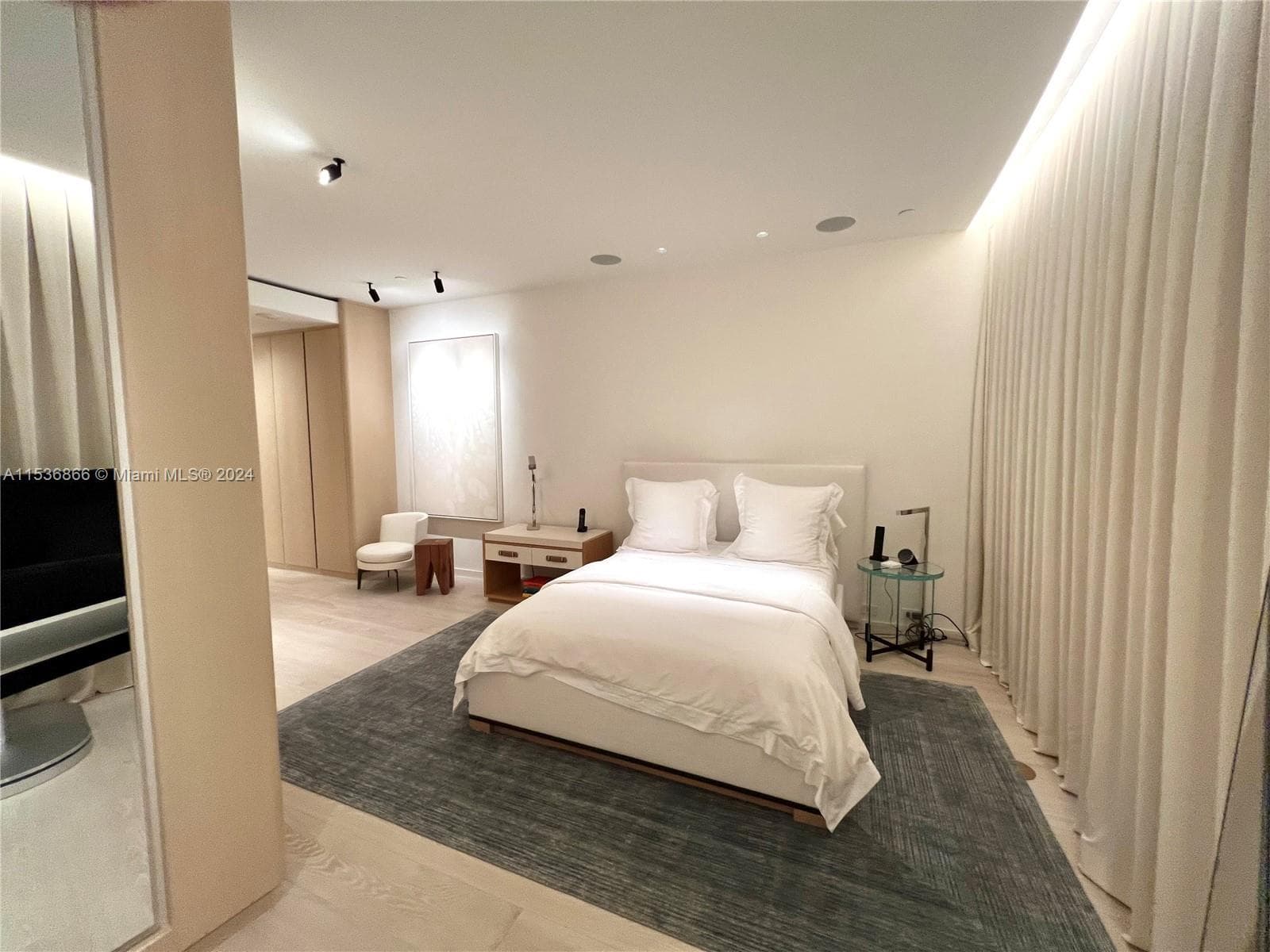 18555 Collins Ave # 3501, Sunny Isles Beach FL 33160 — 49