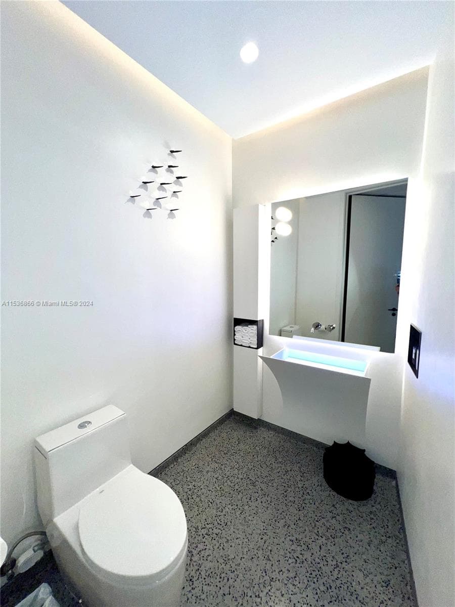 18555 Collins Ave # 3501, Sunny Isles Beach FL 33160 — 33