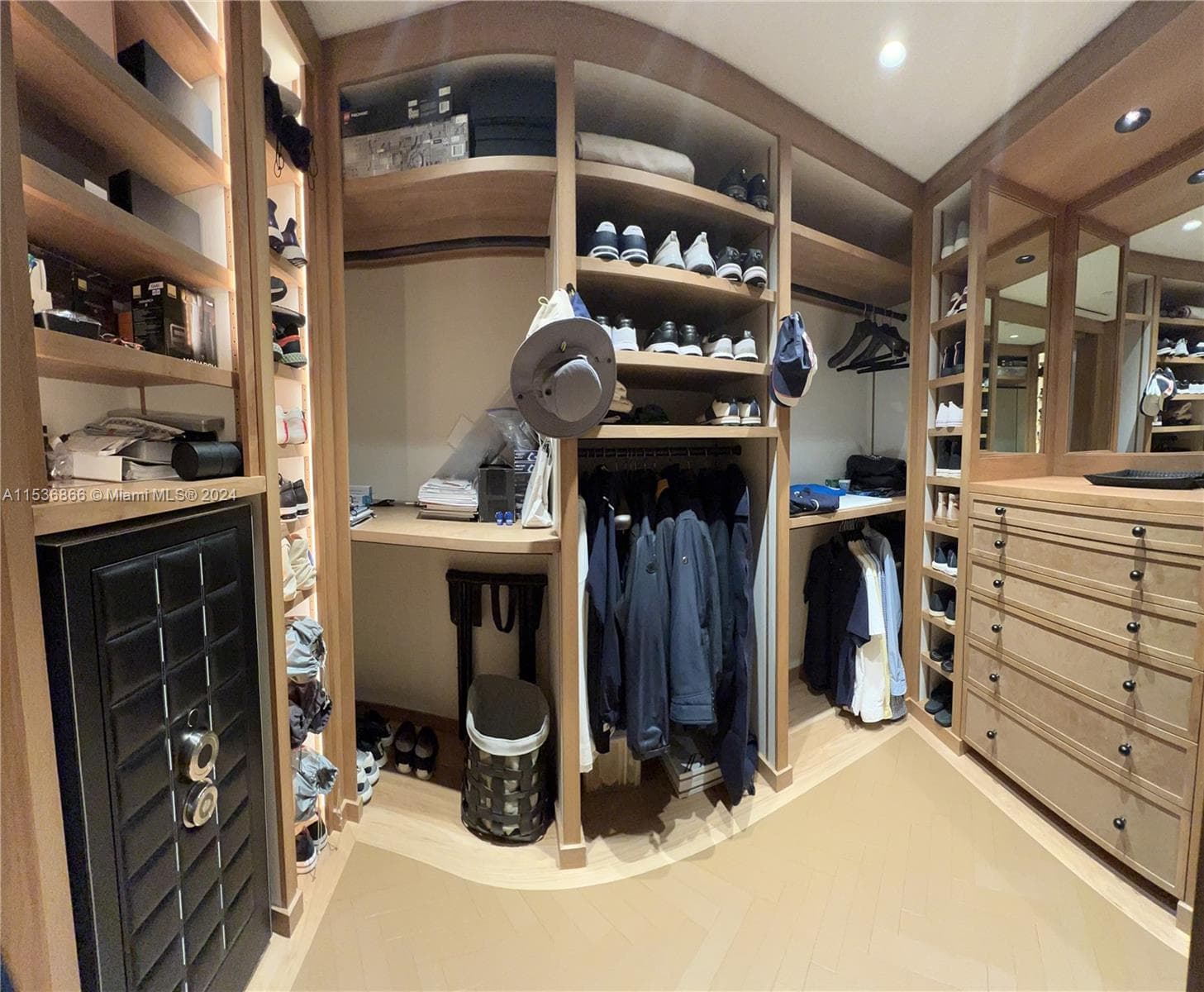 18555 Collins Ave # 3501, Sunny Isles Beach FL 33160 — 41