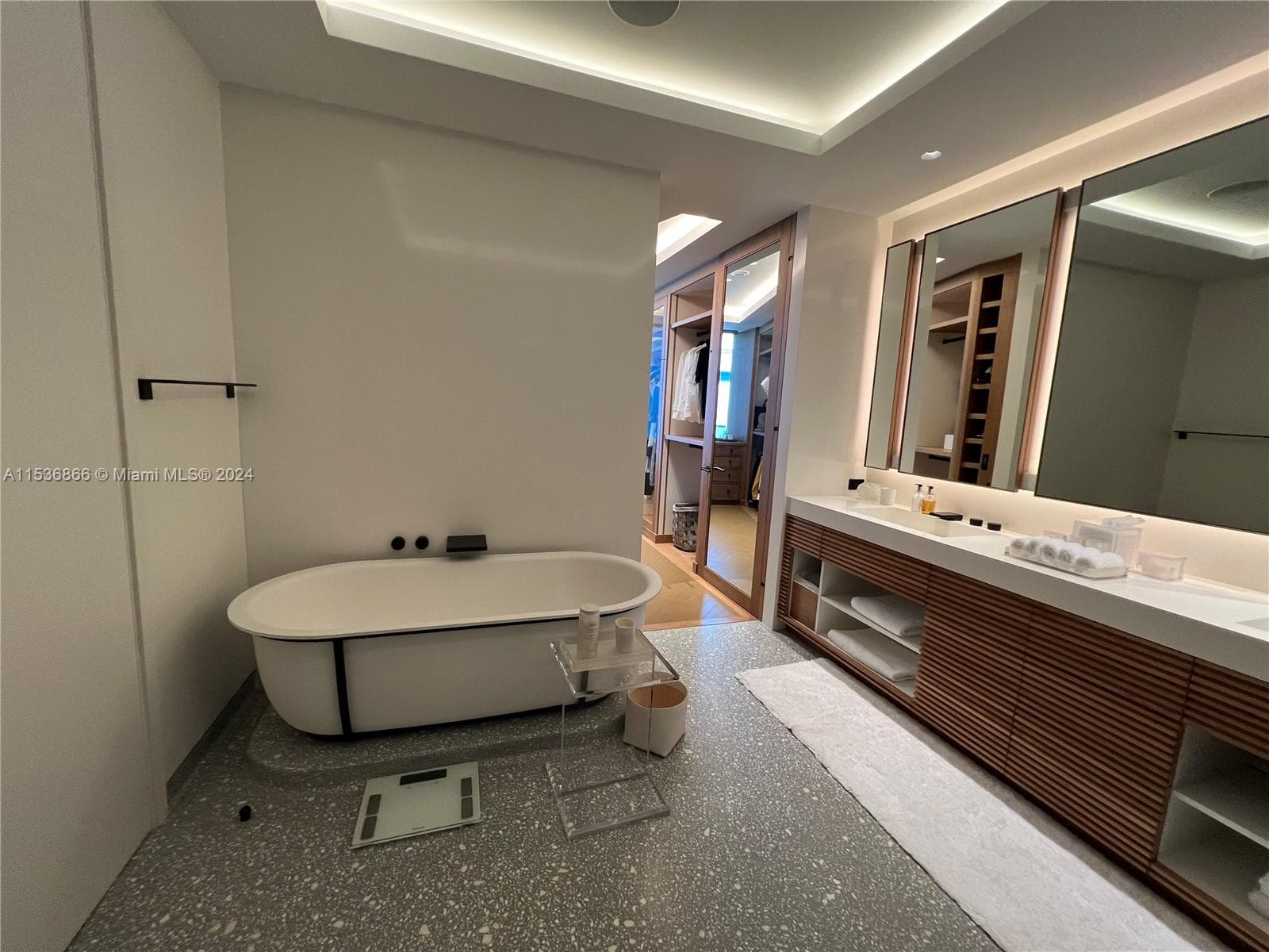 18555 Collins Ave # 3501, Sunny Isles Beach FL 33160 — 45