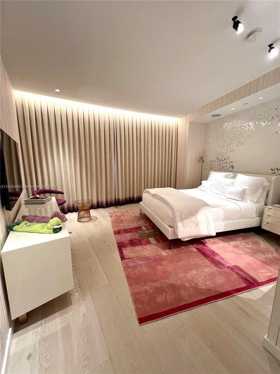 18555 Collins Ave # 3501, Sunny Isles Beach FL 33160 — 55