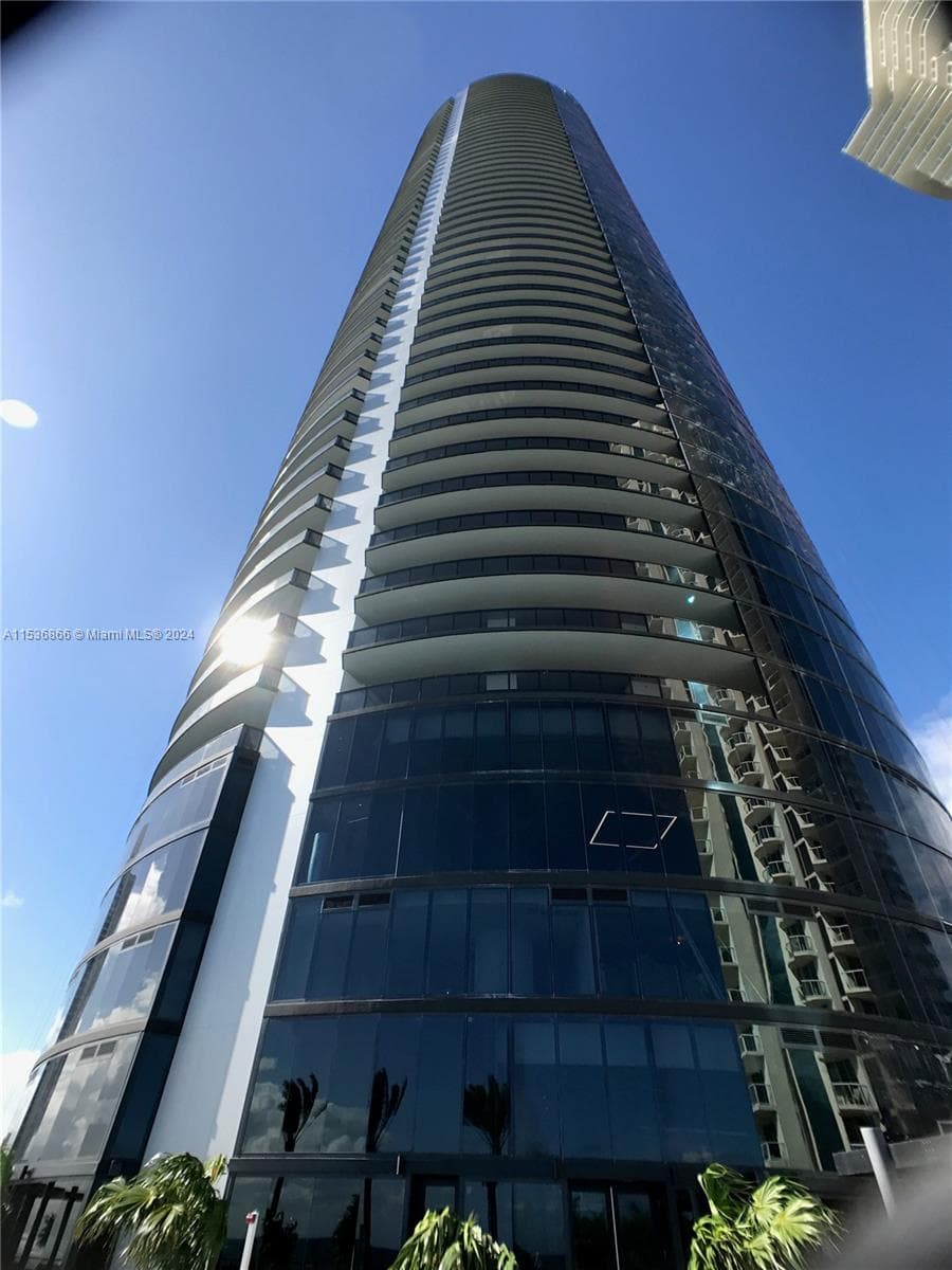 18555 Collins Ave # 3501, Sunny Isles Beach FL 33160 — 19