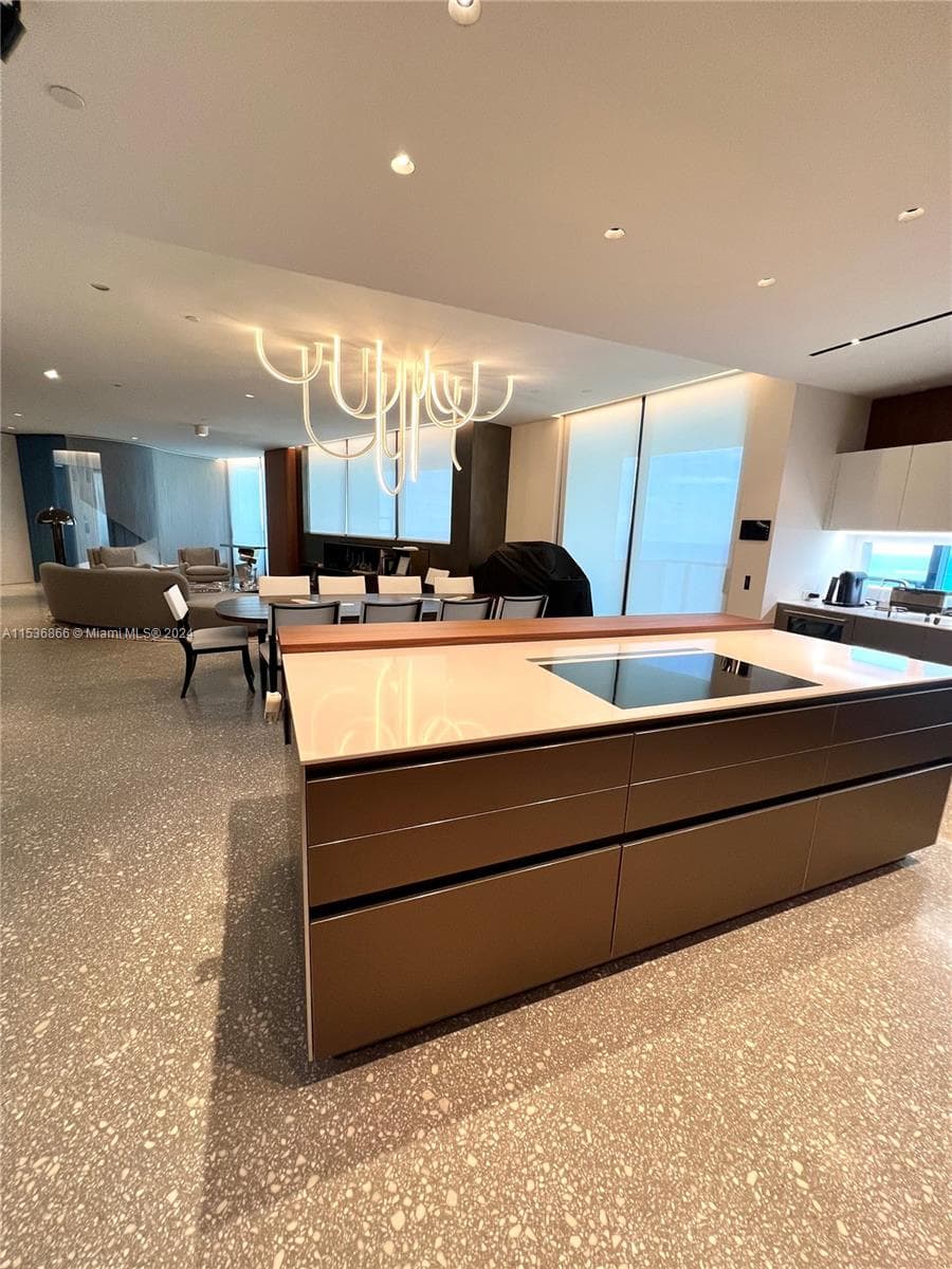 18555 Collins Ave # 3501, Sunny Isles Beach FL 33160 — 31