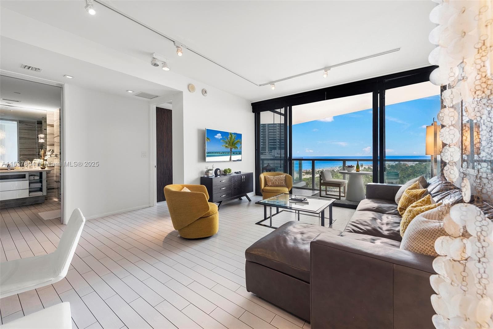 2201 Collins Ave # 814, Miami Beach FL 33139 — 2
