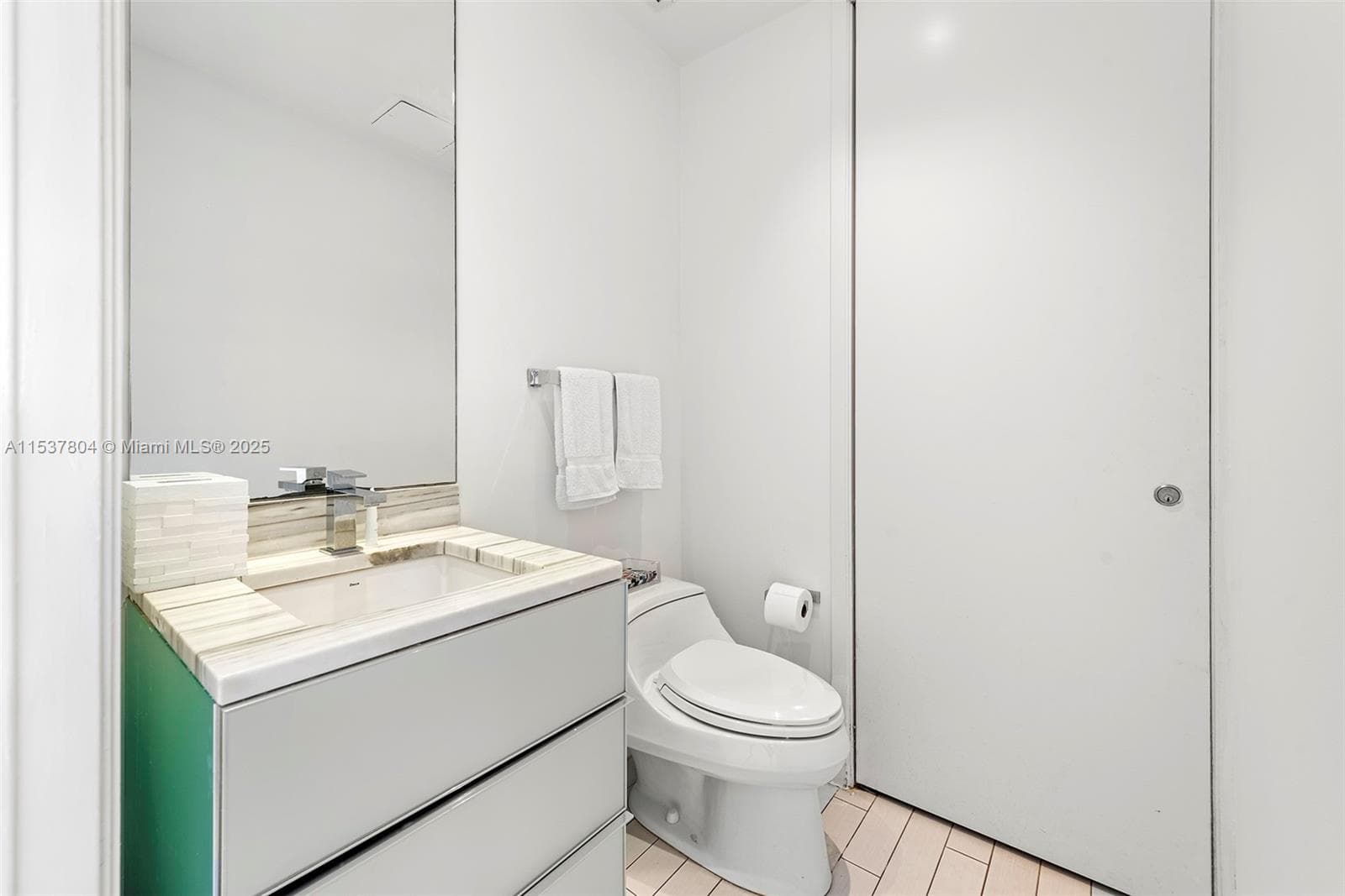 2201 Collins Ave # 814, Miami Beach FL 33139 — 26