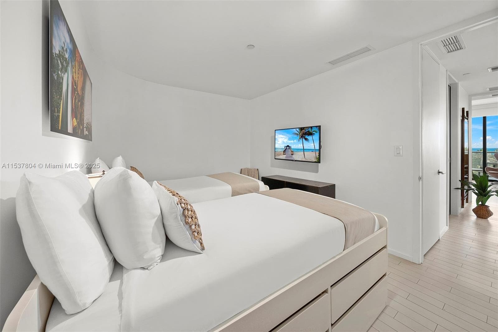 2201 Collins Ave # 814, Miami Beach FL 33139 — 5
