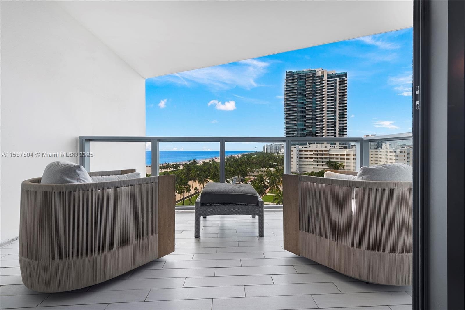 2201 Collins Ave # 814, Miami Beach FL 33139 — 18