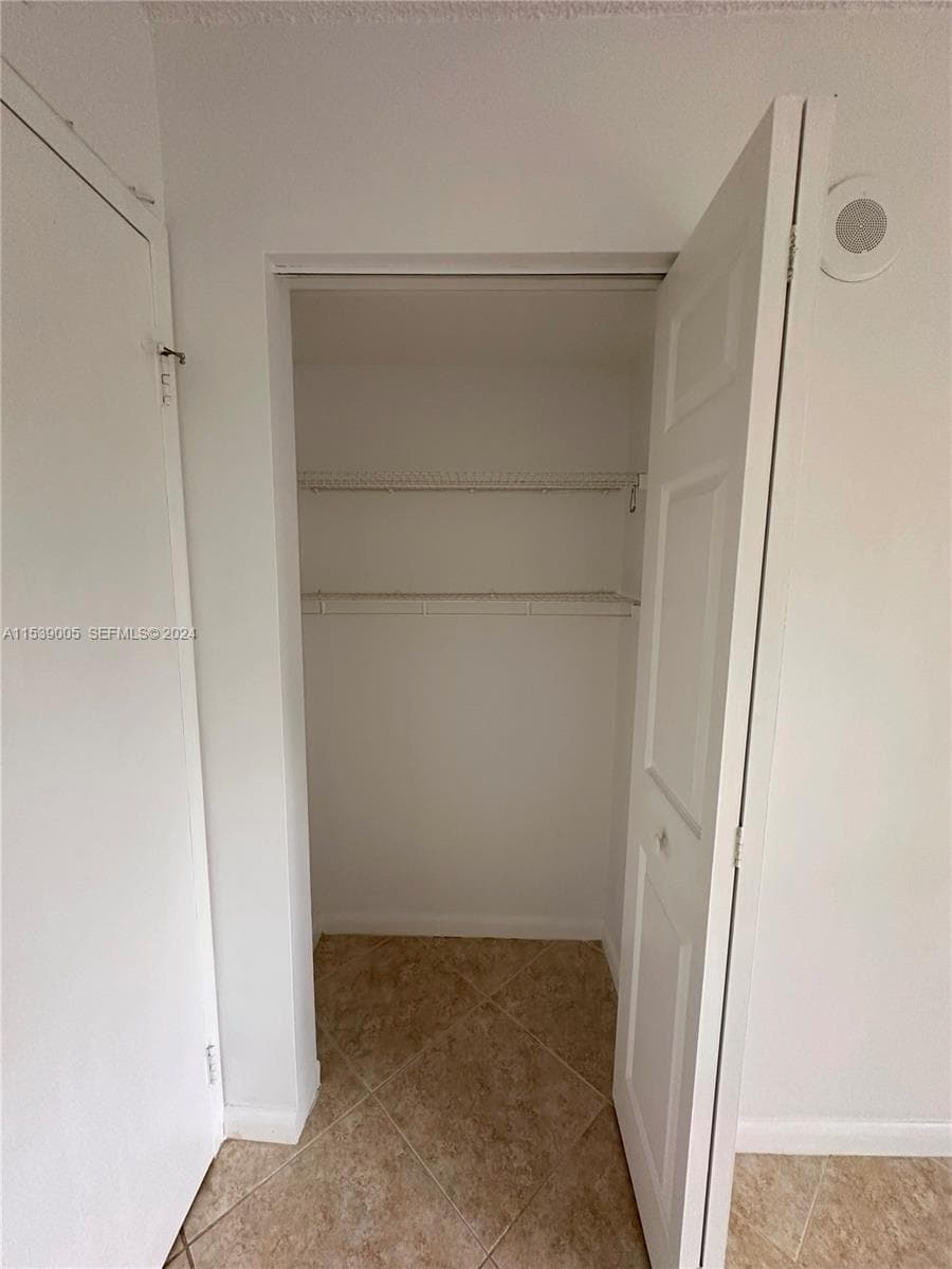 17021 N Bay Rd # 4, Sunny Isles Beach FL 33160 — 17