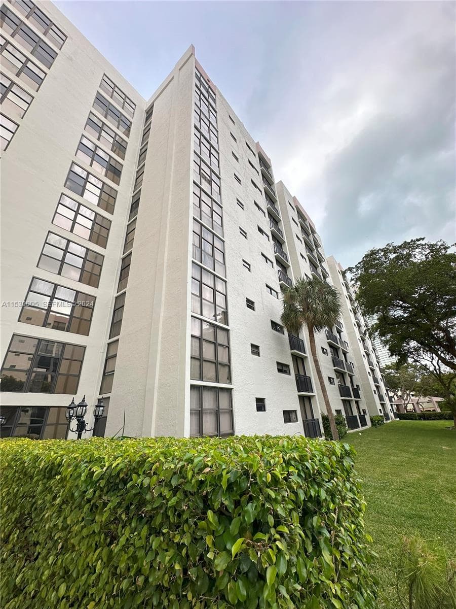 17021 N Bay Rd # 4, Sunny Isles Beach FL 33160 — 20