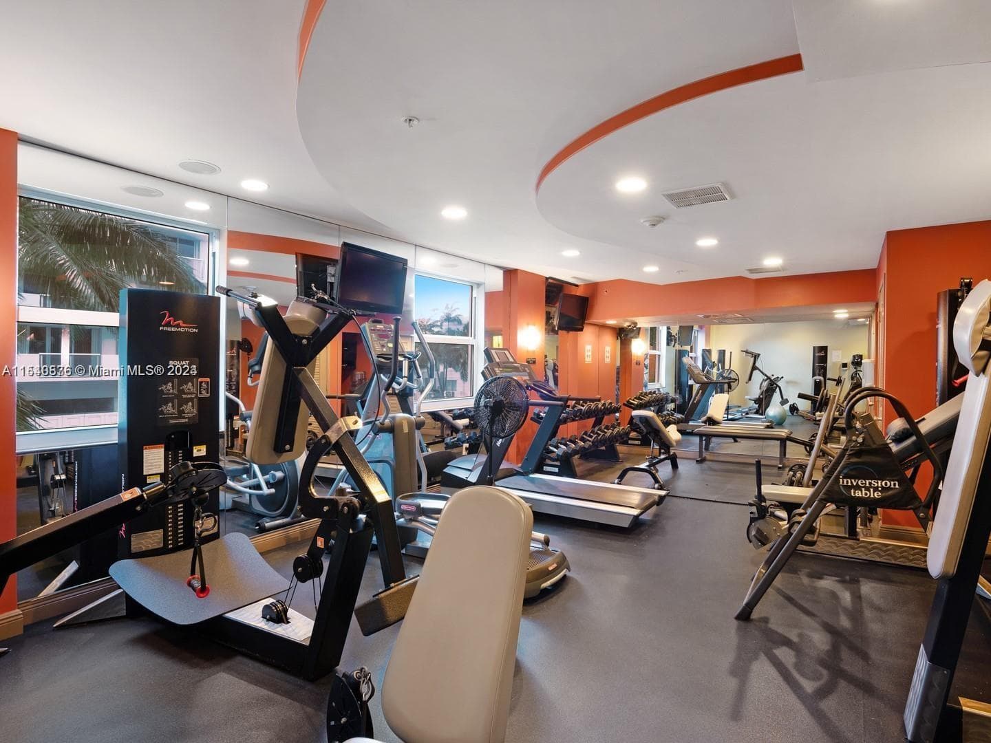 9201 Collins Ave # 724, Surfside FL 33154 — 9