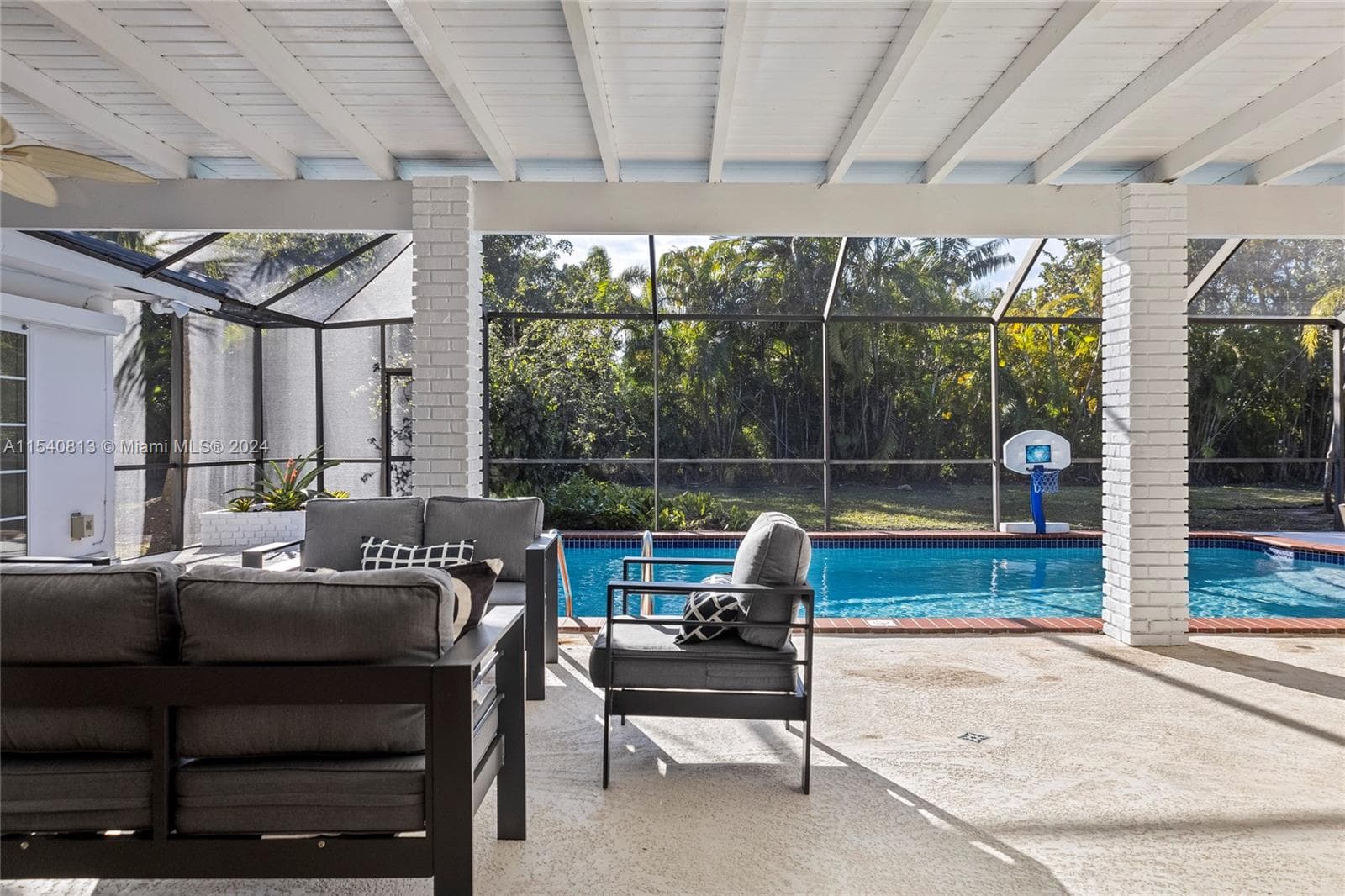 10130 SW 70th Ave, Pinecrest FL 33156 — 60