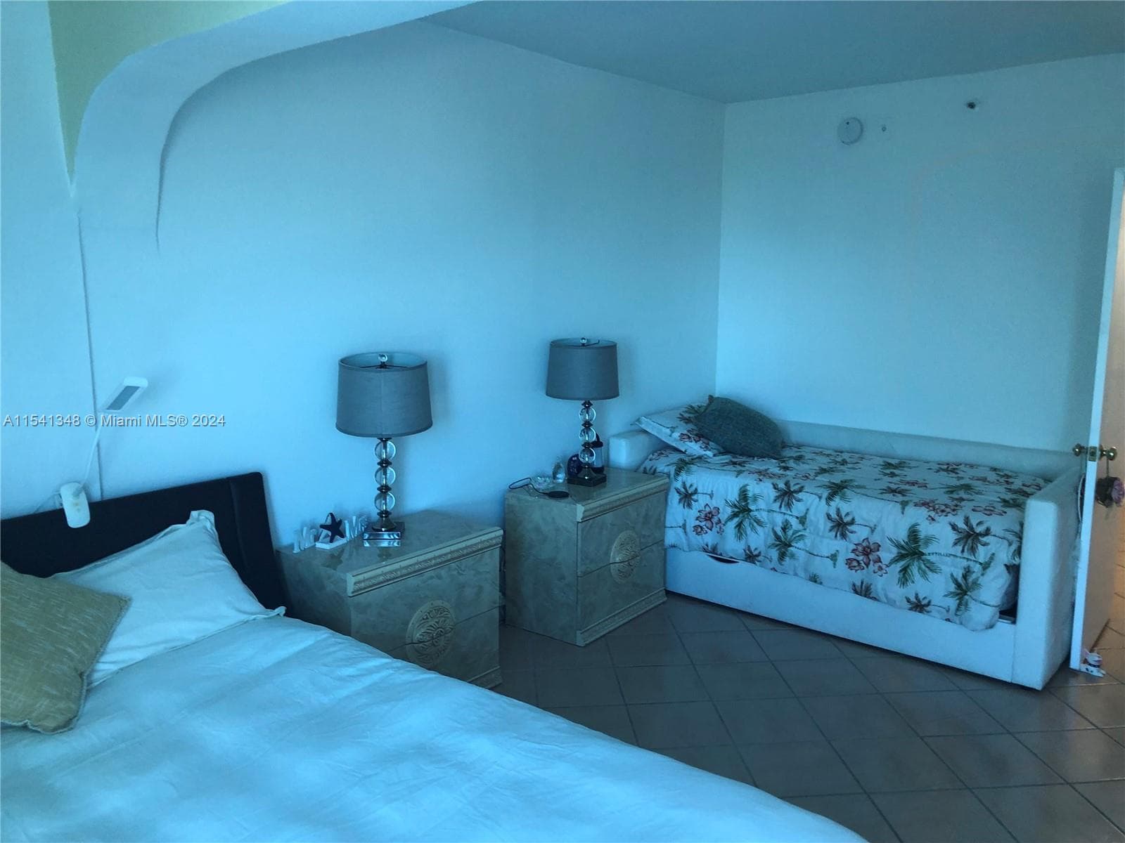 5445 Collins Ave, Miami Beach FL 33140 — 7