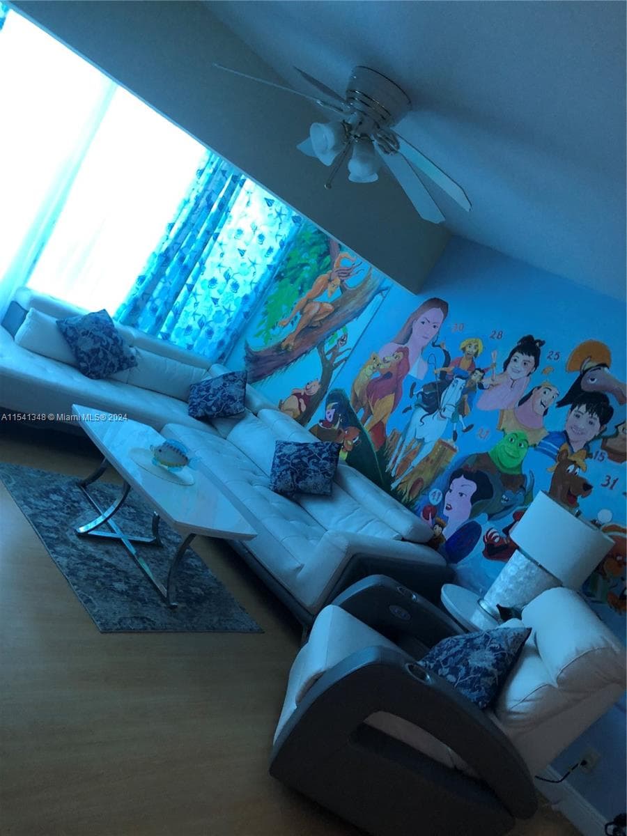 5445 Collins Ave, Miami Beach FL 33140 — 1
