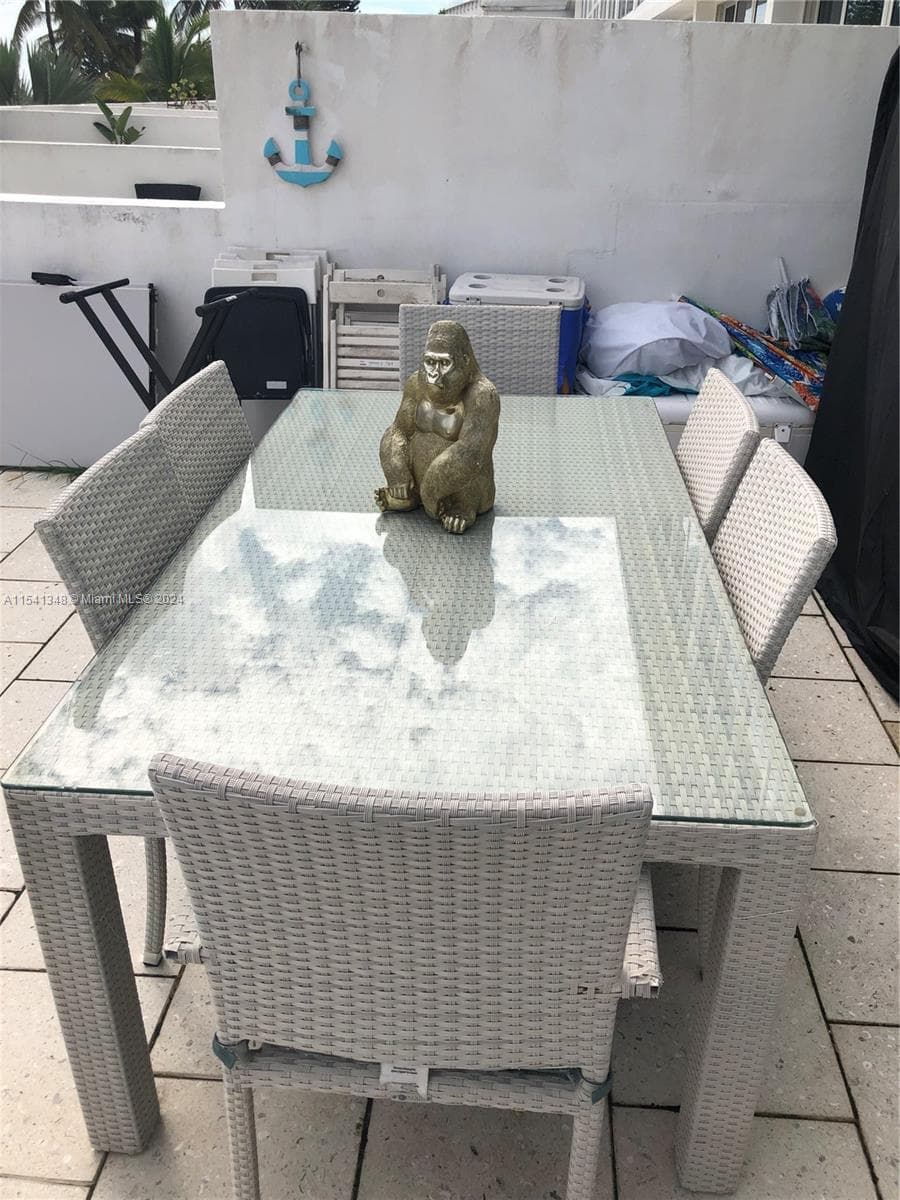 5445 Collins Ave, Miami Beach FL 33140 — 10