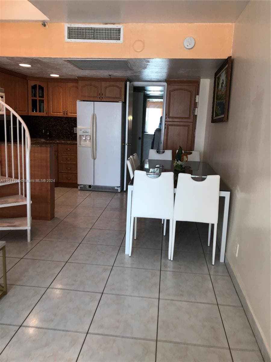 Castle Beach Club Condo, Miami Beach, FL — 3